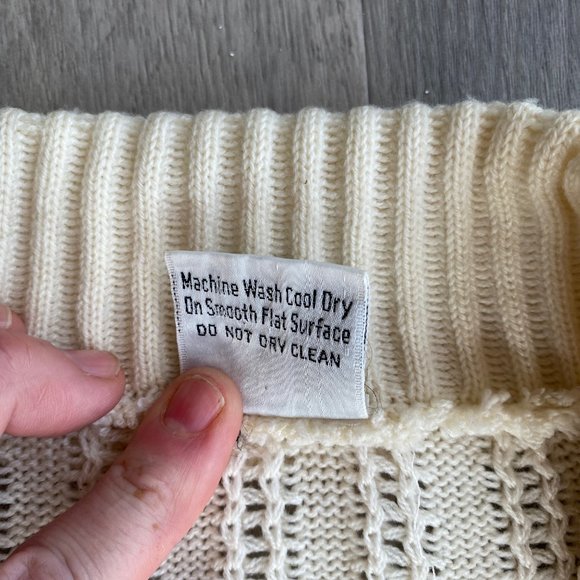 1960's to 70's Vintage Adee of California White Sweater - Picture 4 of 10